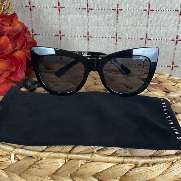 Quay Australia Accessories - Quay Australia #111 Steal A Kiss Black Cat Eye Sunglasses PreLoved Women's